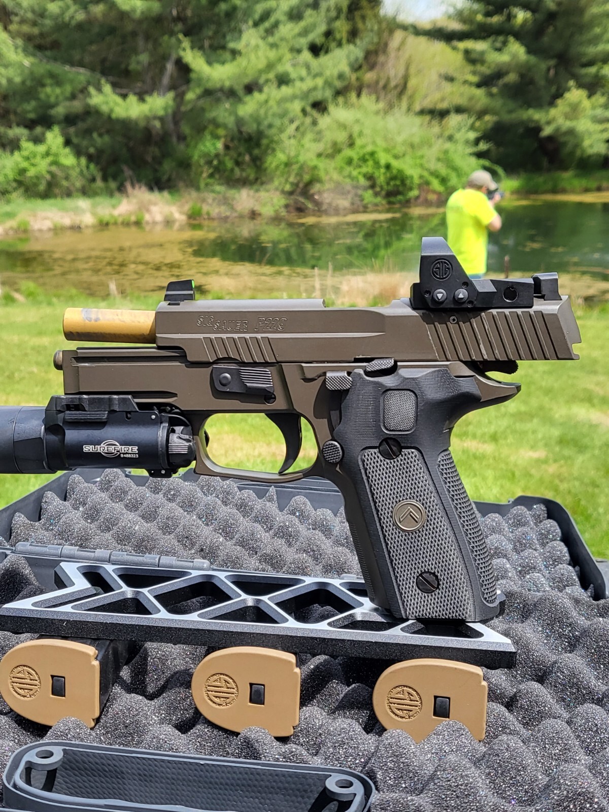 "X-Stand"- Fits SIG, CZ, Beretta-CNC machined Pistol Stand