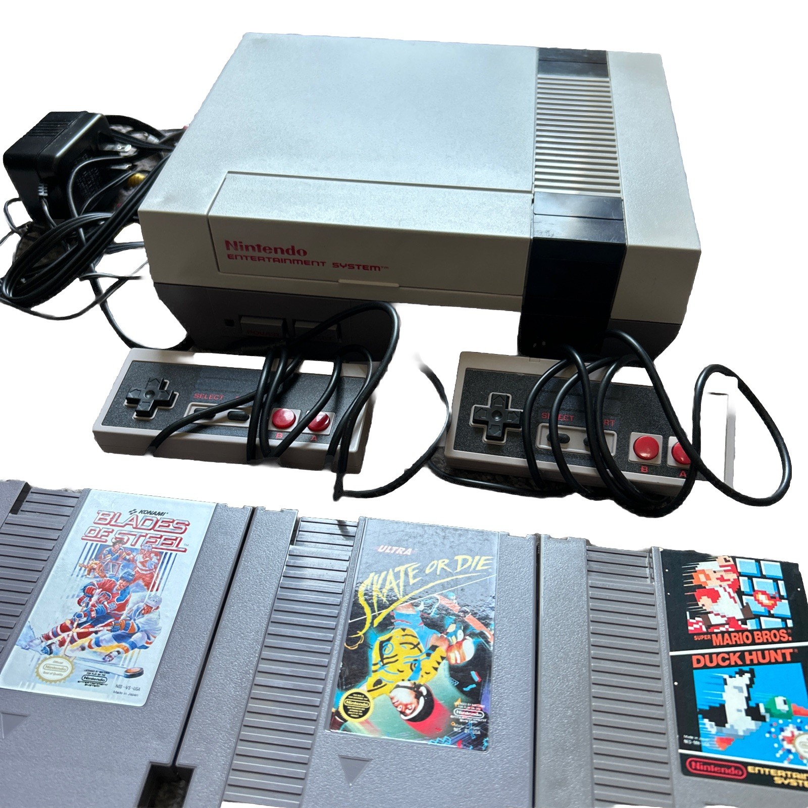 Vintage Nintendo NES Console Bundle :: Tested And Working