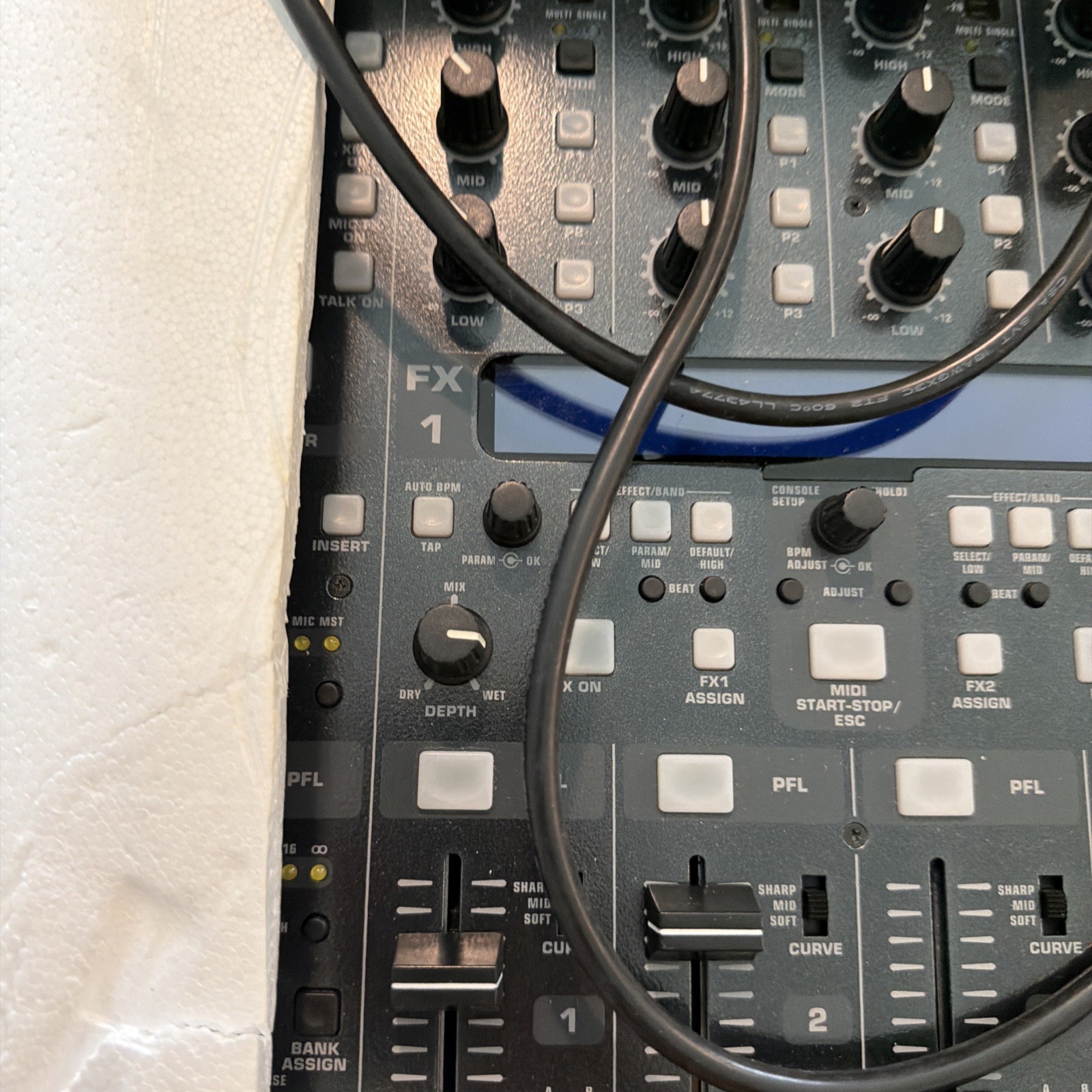 Behringer DDM4000 Professional 5- Channel DJ Mixer W/Sampler Fx, Duel BPM Counte