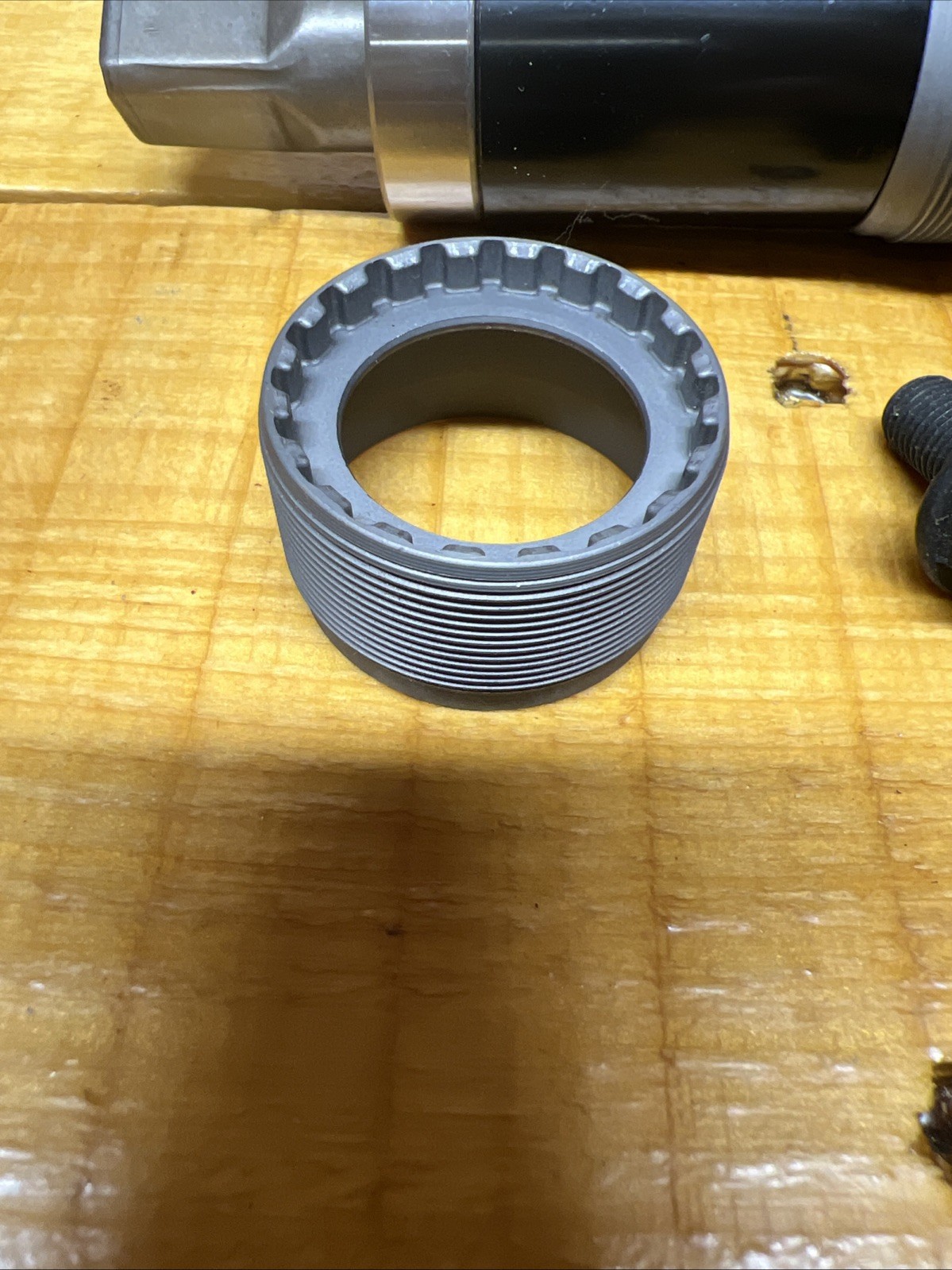 Sunlite SL-26 BSA Square Taper Bottom Bracket with Sealed Bearings