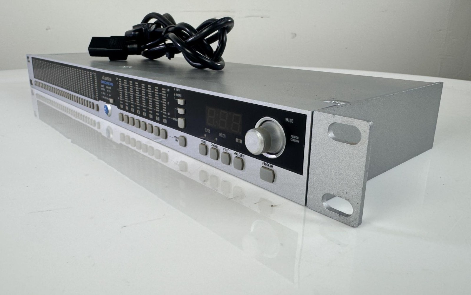 Alesis DEQ830 Programmable Digital Graphic Equalizer