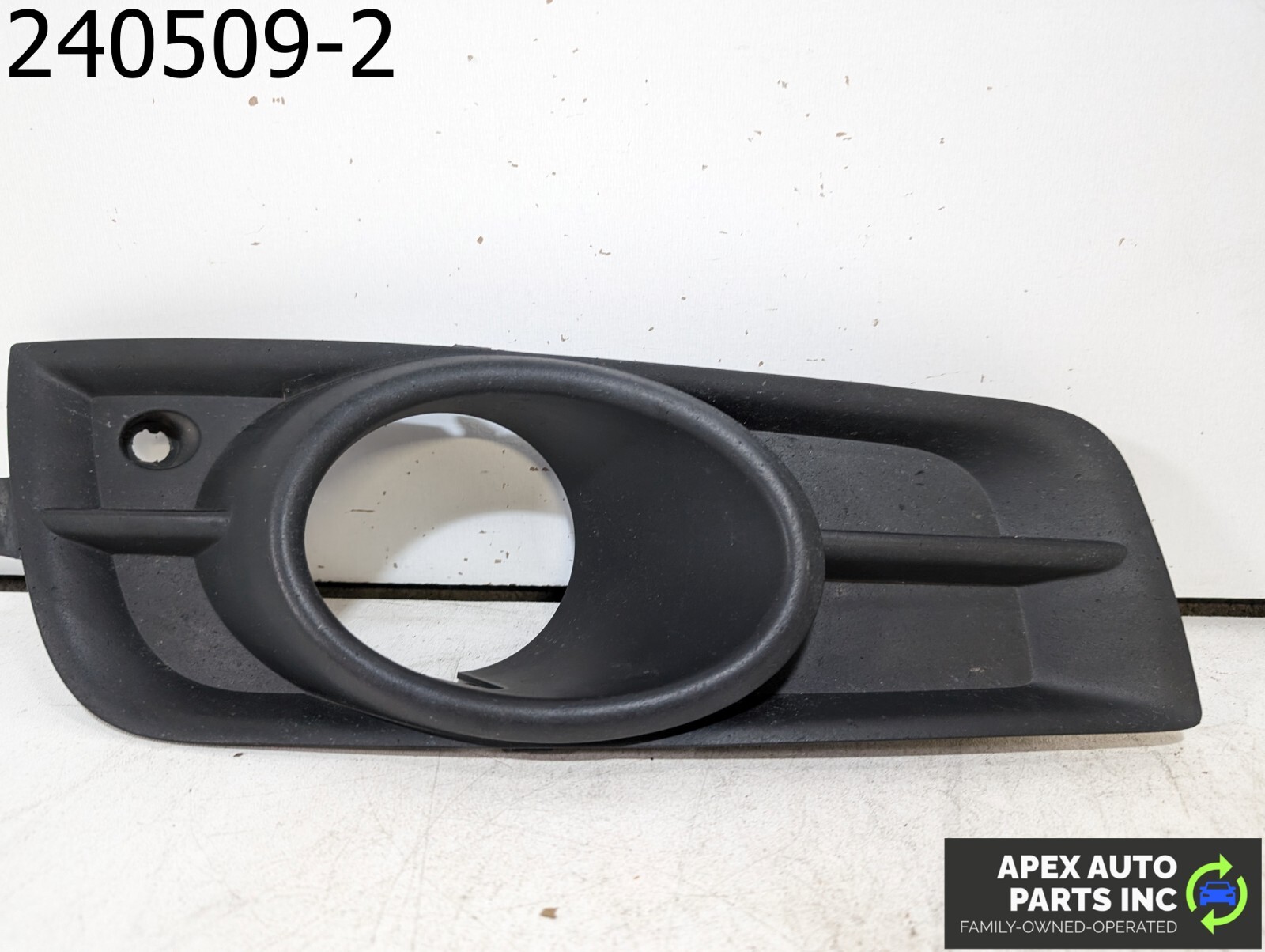 OEM 2014 Chevrolet Cruze 1.4L Front LH Grille Fog Light Trim 95980708