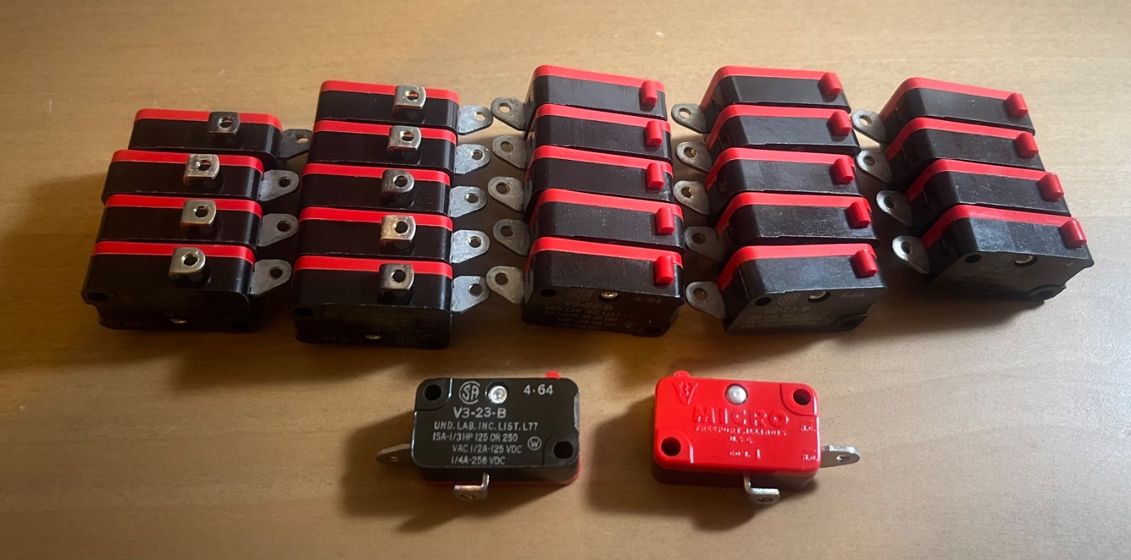 Lot of 50 Micro Switch mini snap 15A - 1/3HP