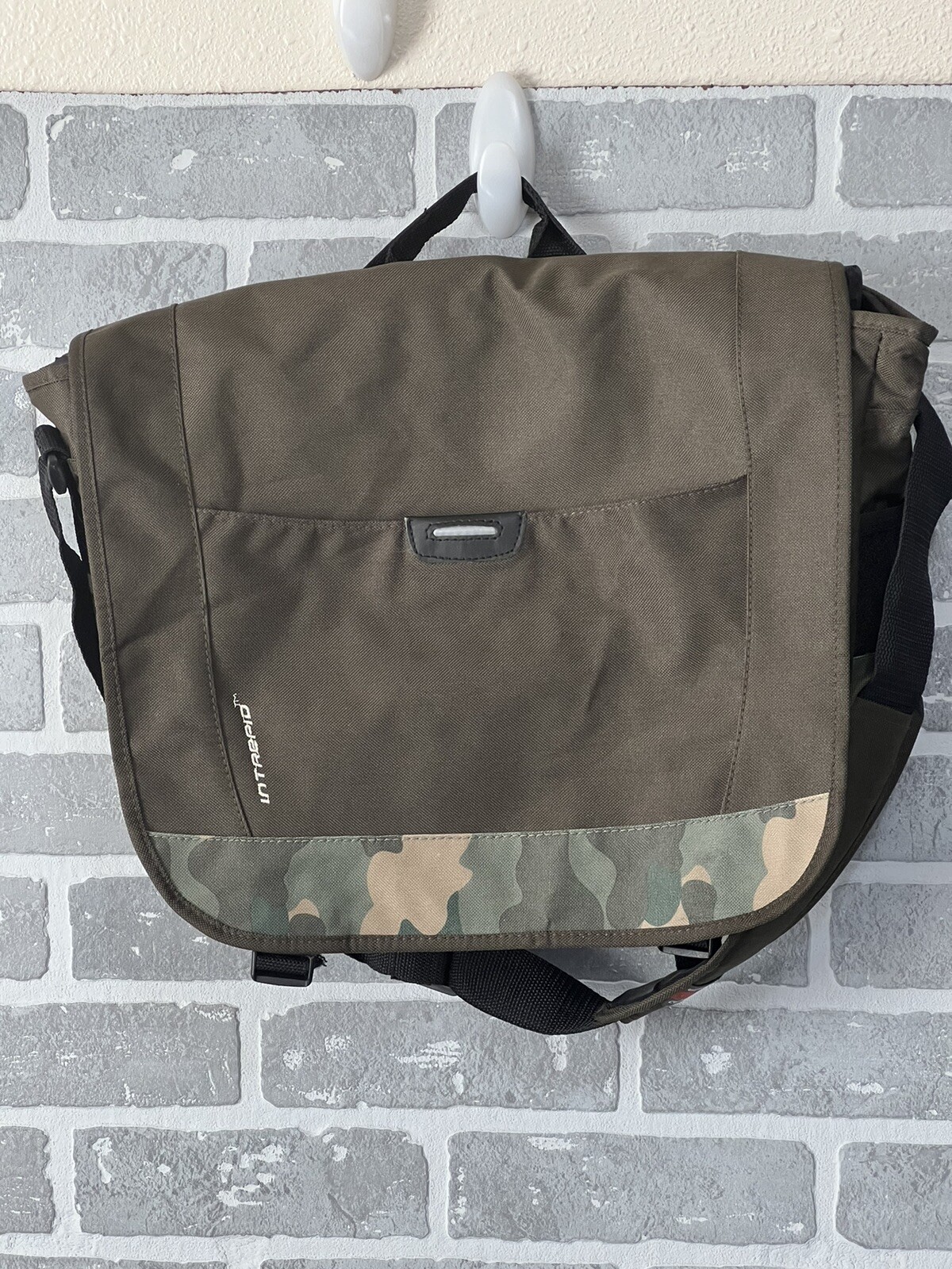 Intrepid By Ouvet Performance Gear Green Camo Carrying Bag With Strap Preowned