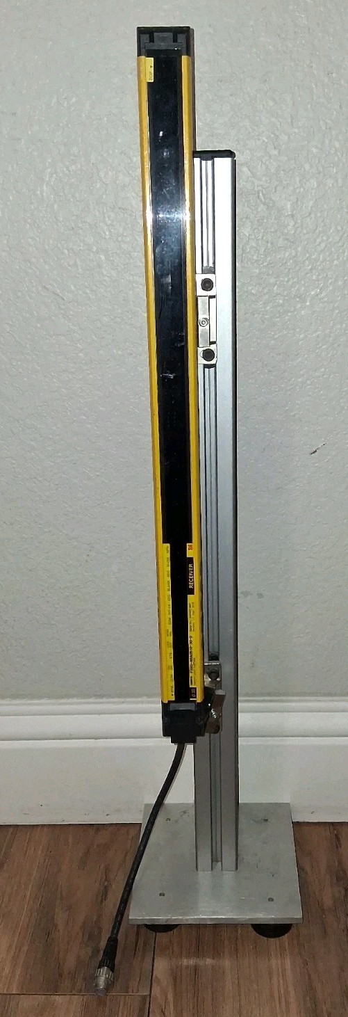 OMRON F3SG-4RA0510-30-D LIGHT SAFETY CURTAIN BEAM SENSOR TYPE 4 w/ FLOOR STAND