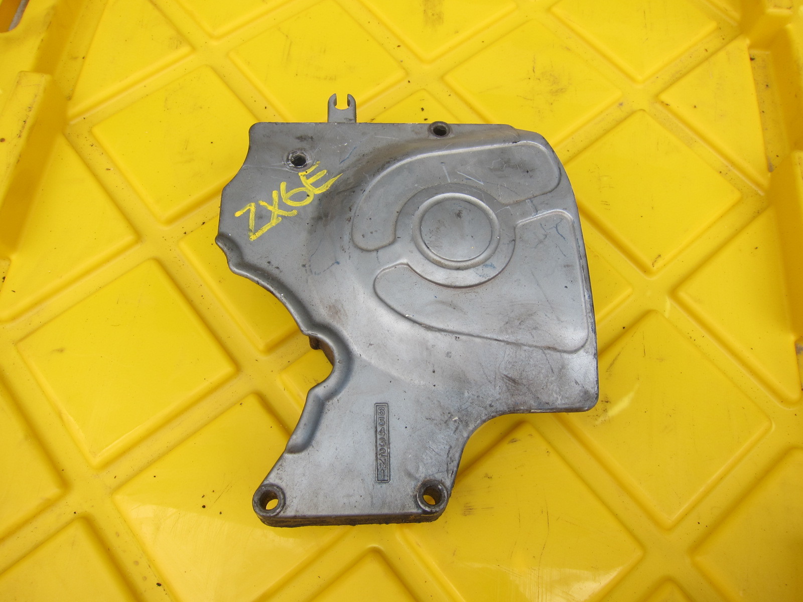 1996 Kawasaki Ninja ZX6 ZX600E OEM ENGINE SPROCKET COVER