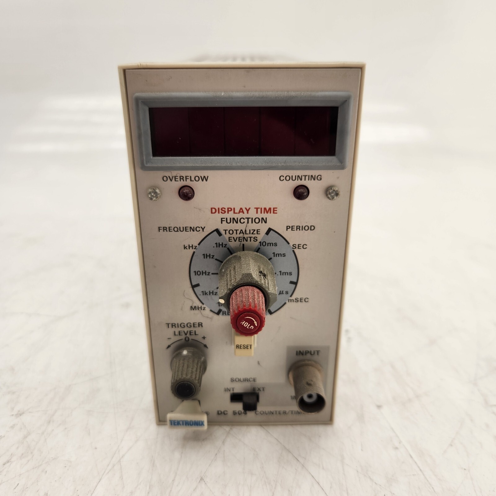 Tektronix DC 504 Counter/Timer | Powers On
