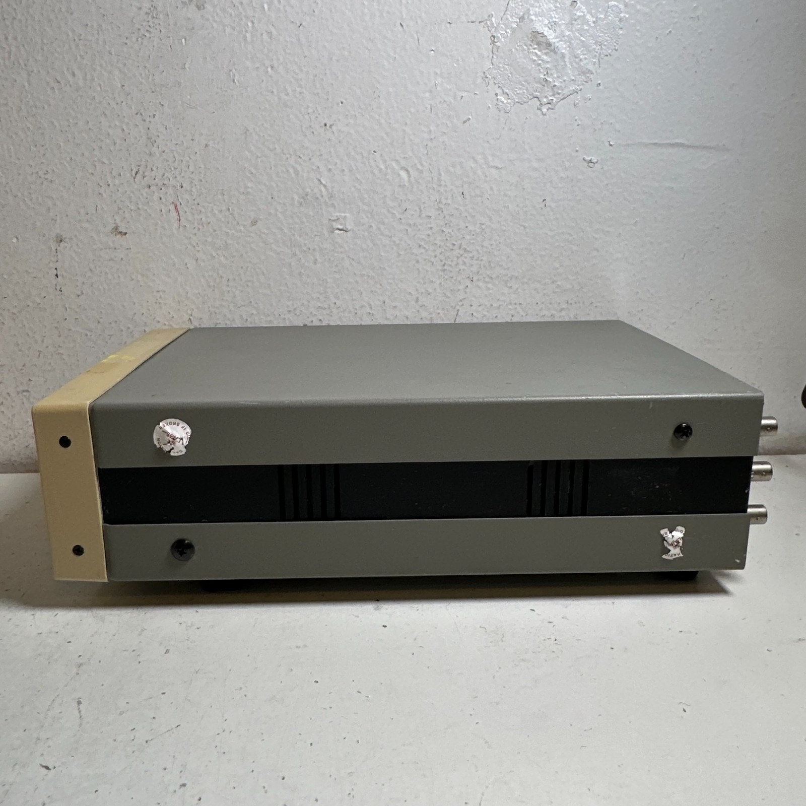 Stanford Research Systems (SRS) DS345 30MHz Synthesized Function Generator