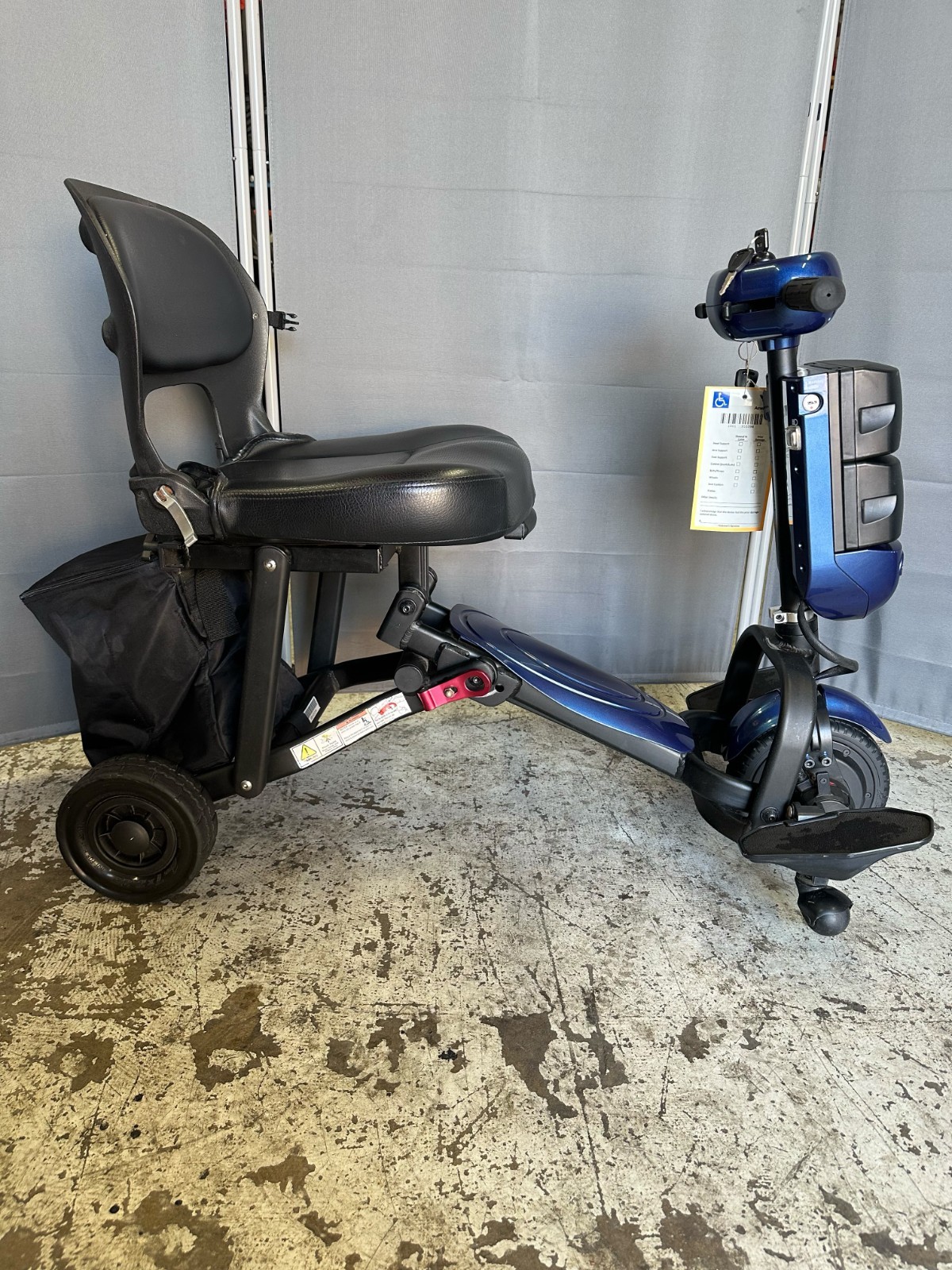 iLiving V8 Foldable Electric Mobility Scooter Blue