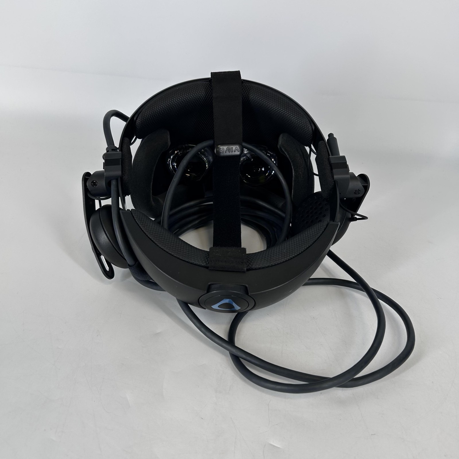 HTC Vive Cosmos VR Headset w/ Controllers/Link Box/USB Cable - Very Good