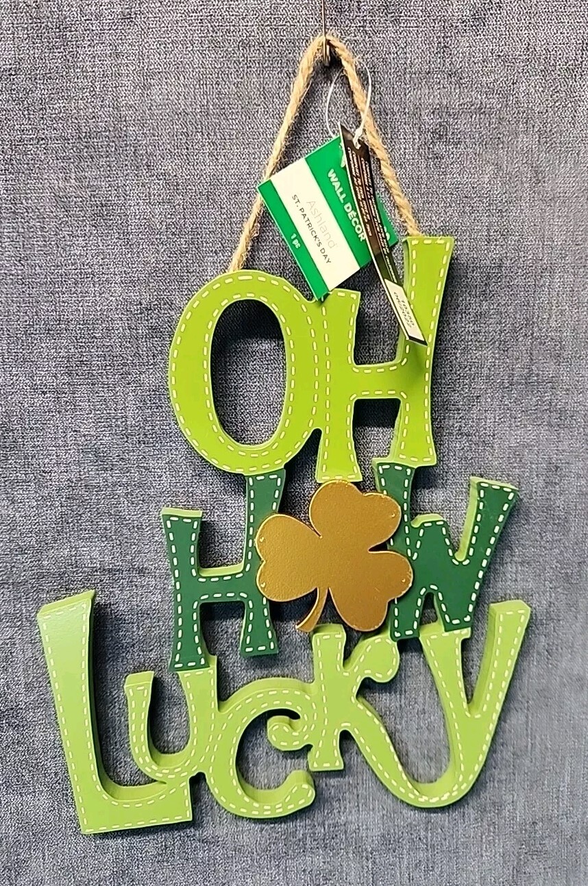 Ashland  "Oh how Lucky" Hanging Sign St Paddy's Day Décor pd-01