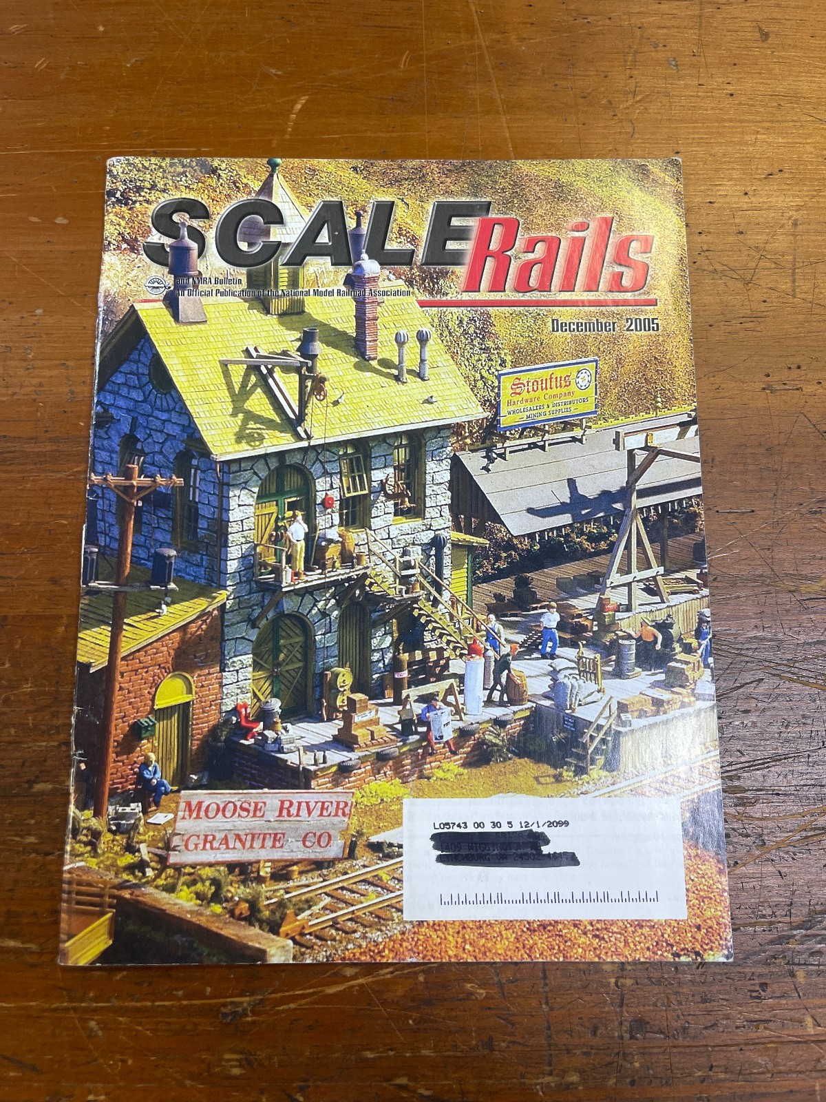 Scale Rails December 2005 - Club Car - Observation Car - Library Car - NMRA