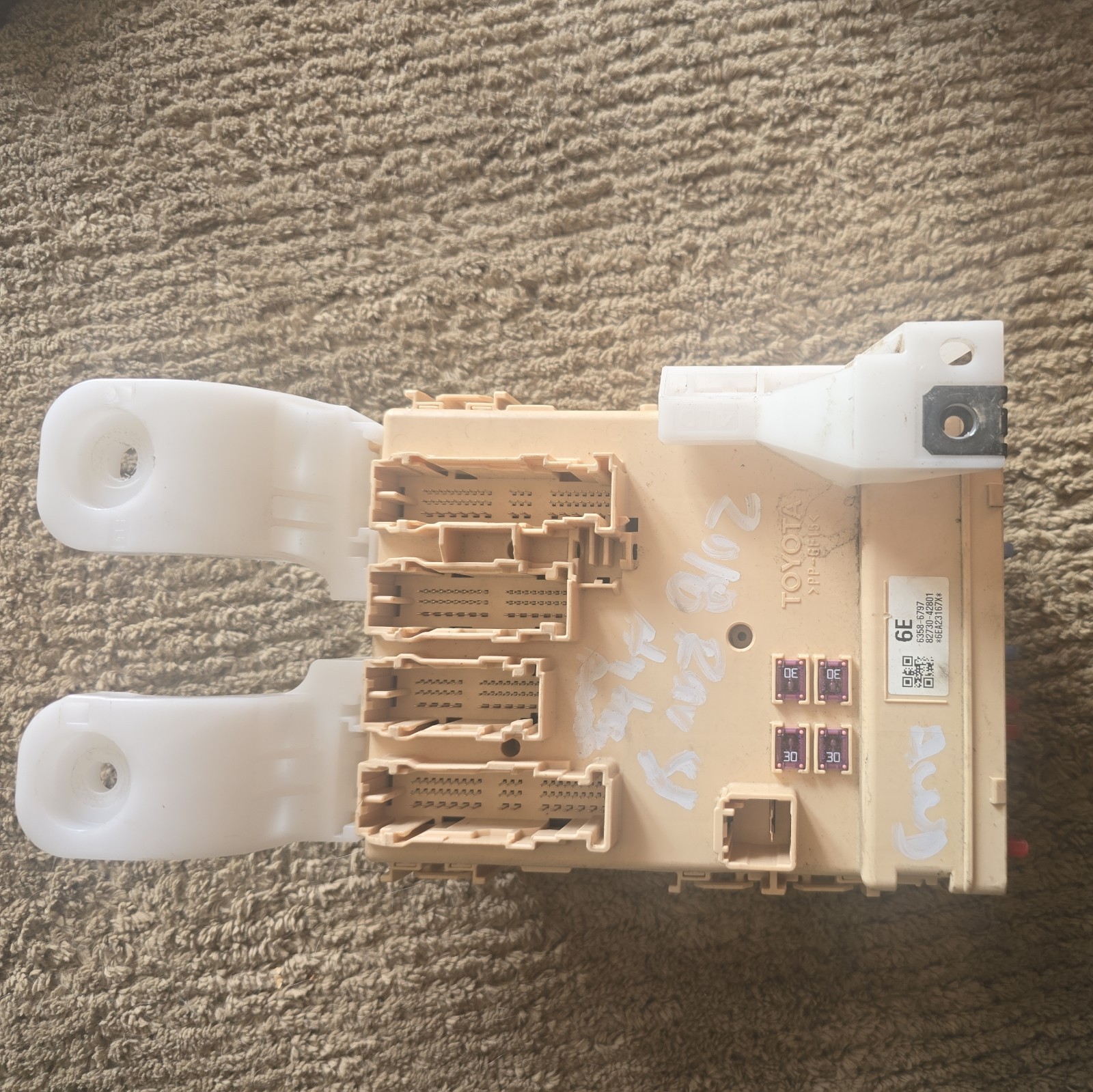 2016-2018 Toyota Rav4 Multi Plex Network Computer Module Unit 82730-0R101