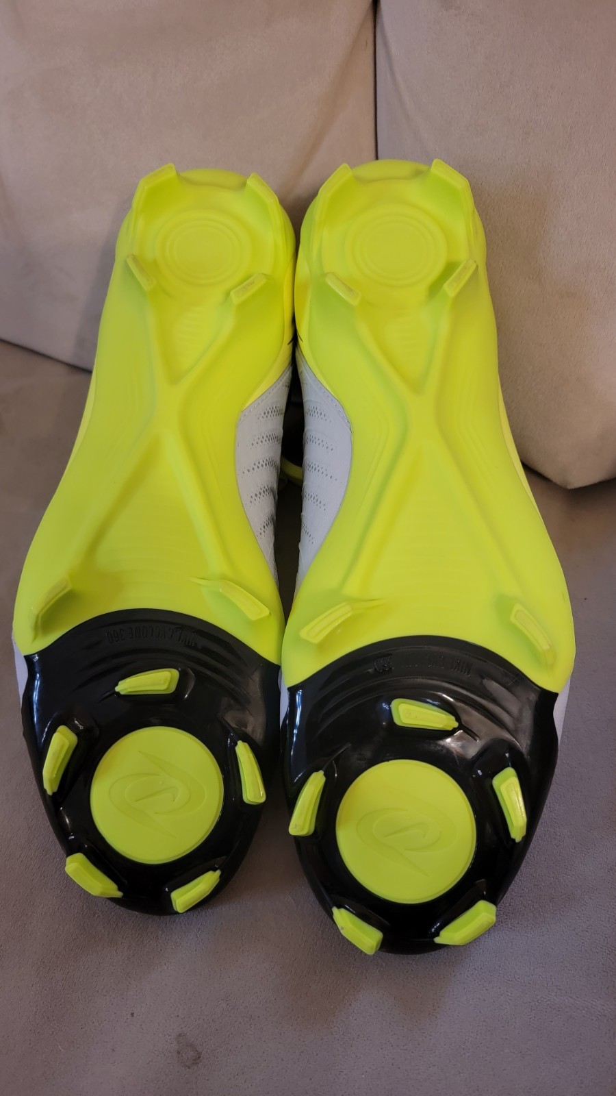 Nike Phantom Luna 2 Academy fg - US 10.5 Men Gray Yellow