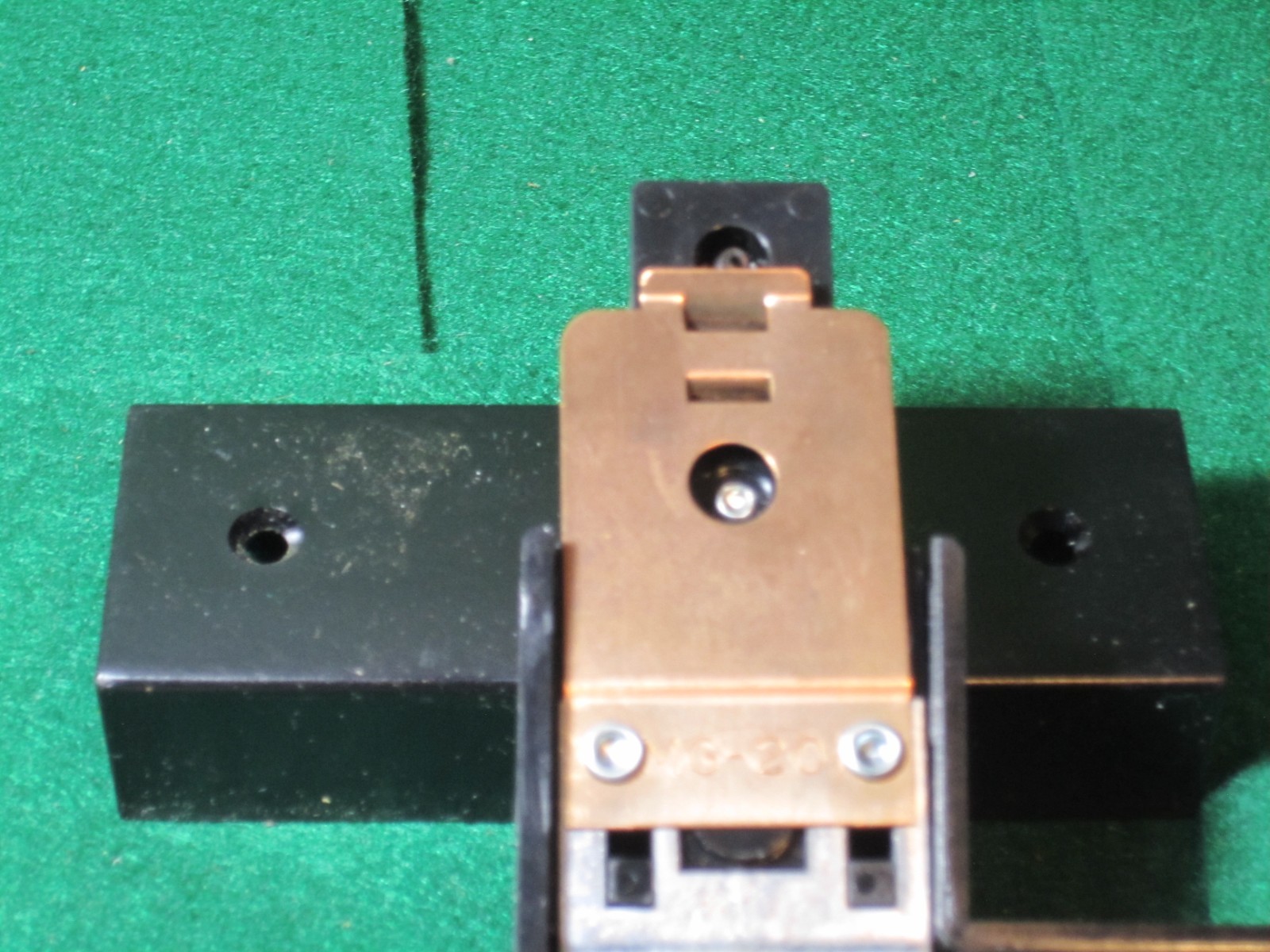 1 JUNO TU24BL tract lighting 2-circuit tract master adjustable connector