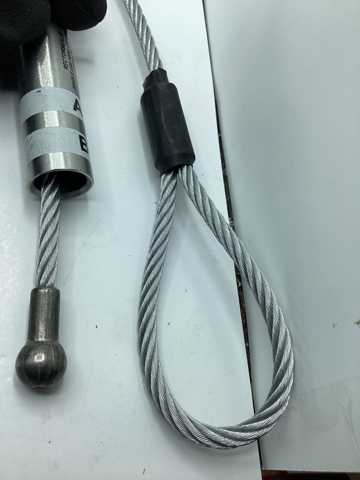 Rectorseal Single Use Wire Grabber B18 300MCM Wire Pulling Grip