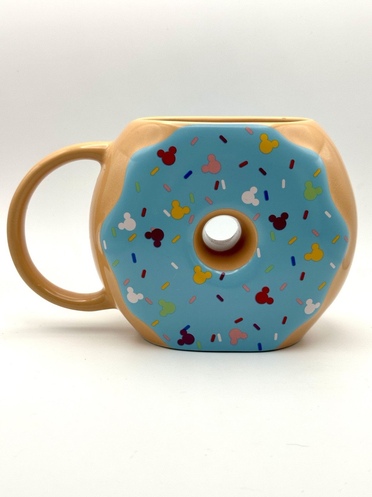 NEW DISNEY DONUT-SHAPED CERAMIC COFFEE MUG WITH MICKEY MOUSE SPRINKLES CUP DLR