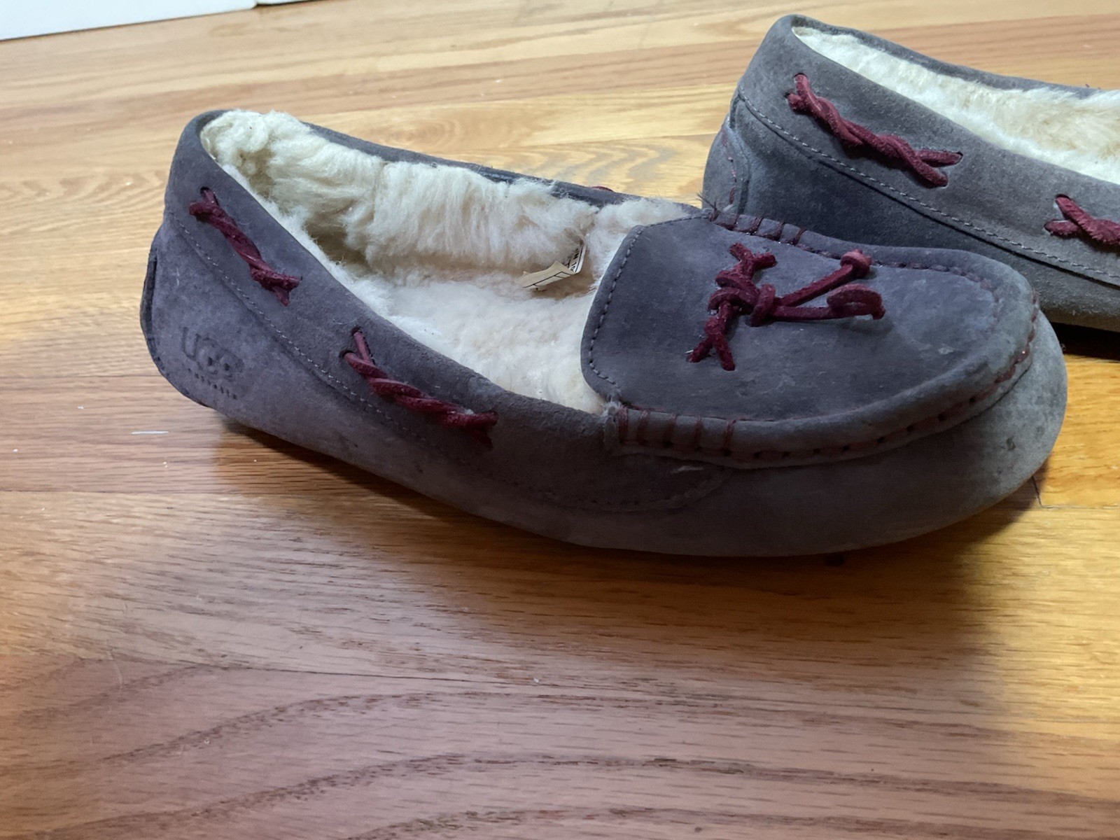 Ugg Womens Suede Bow Accent Slip On Shearling  Slippers GREY  Size 7