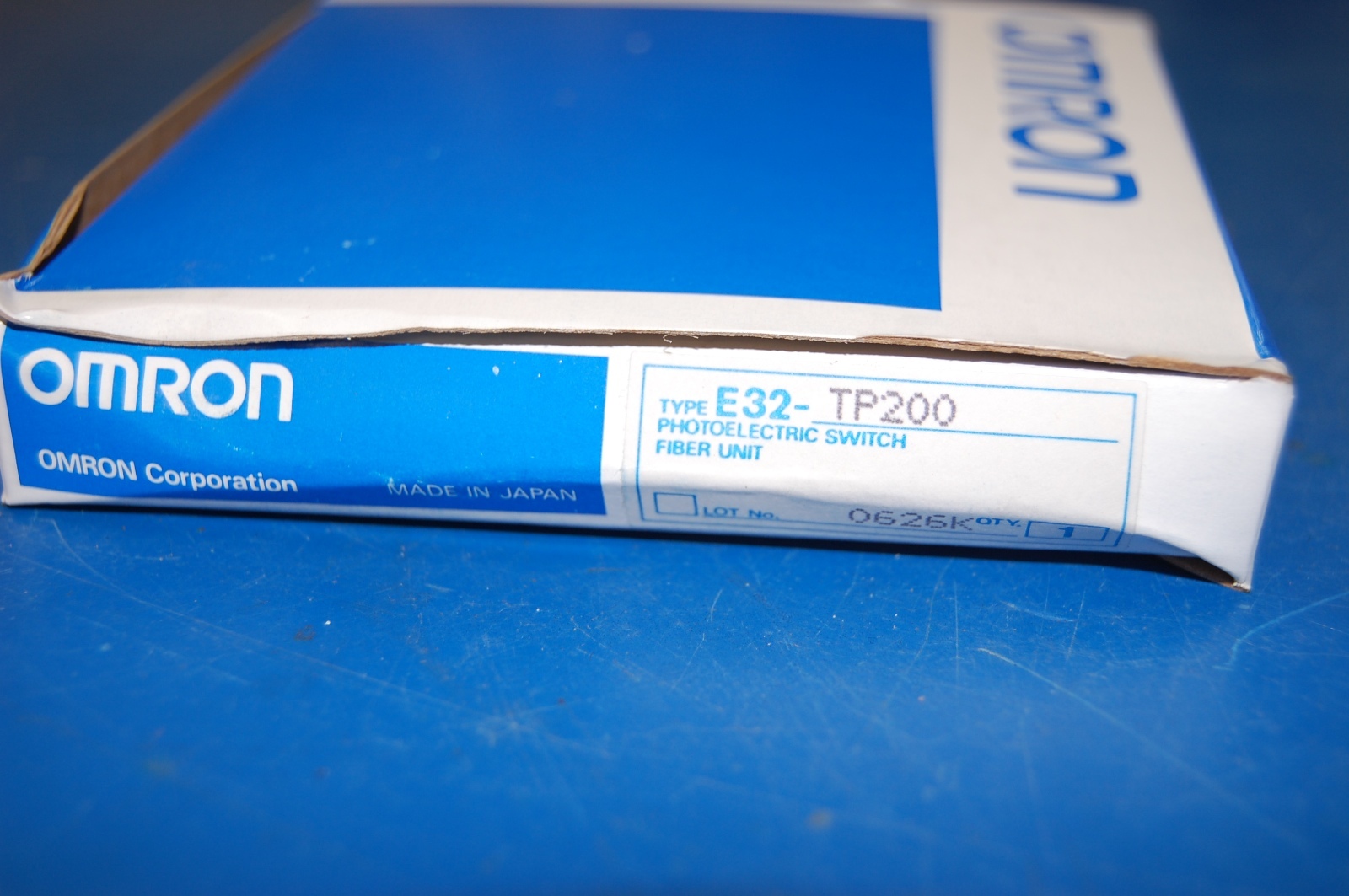 OMRON E32-TP200 Fiber Optic Amplifier (Set of 2)