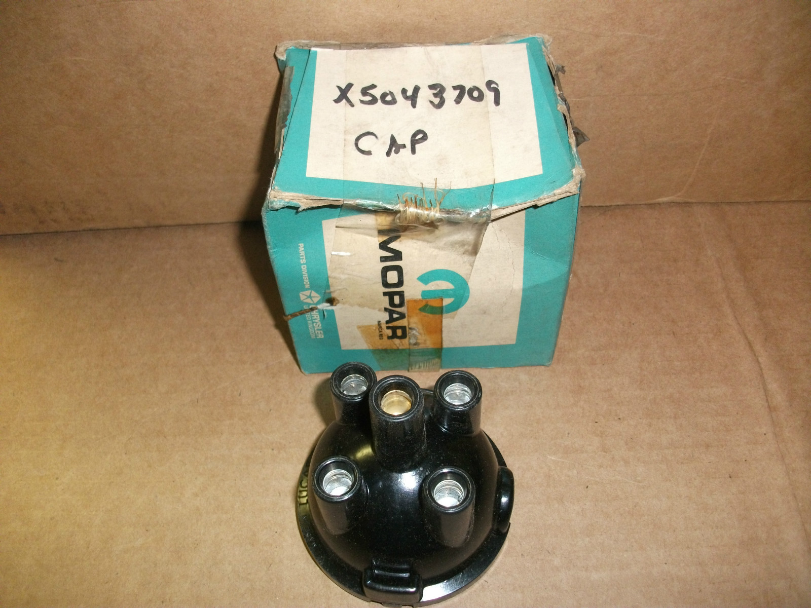 NOS Mopar 1972 Plymouth Cricket distributor cap # X5043709