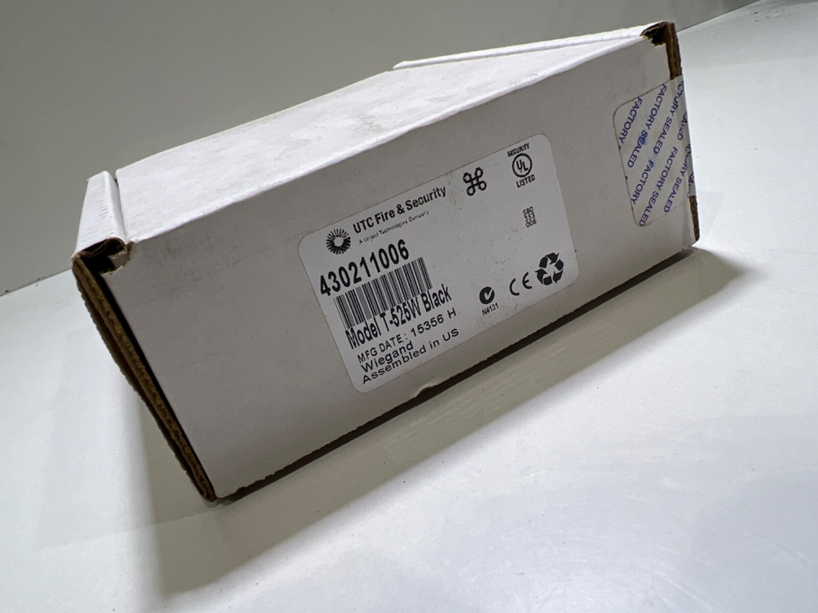 Interlogix 430211006 Model T-525W Reader, Black,