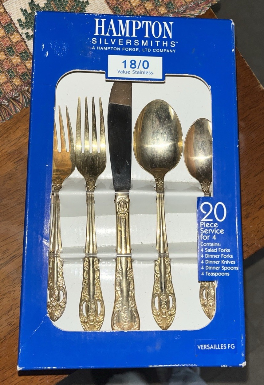 New Hampton Silversmiths Gold Versailles FG Stainless 20 pc Set  NIB