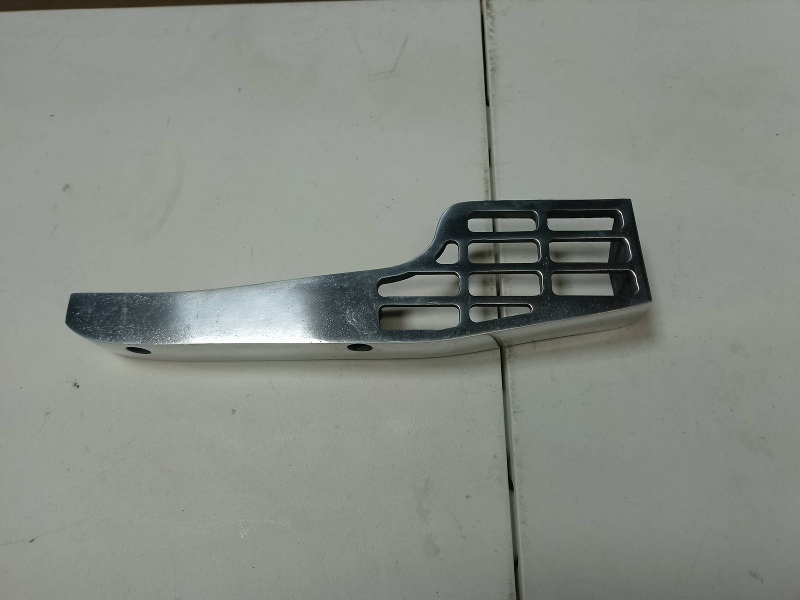 IMPERFECT - Peterbilt 379 Front Fender Step / Brace Right L82-6003R-P