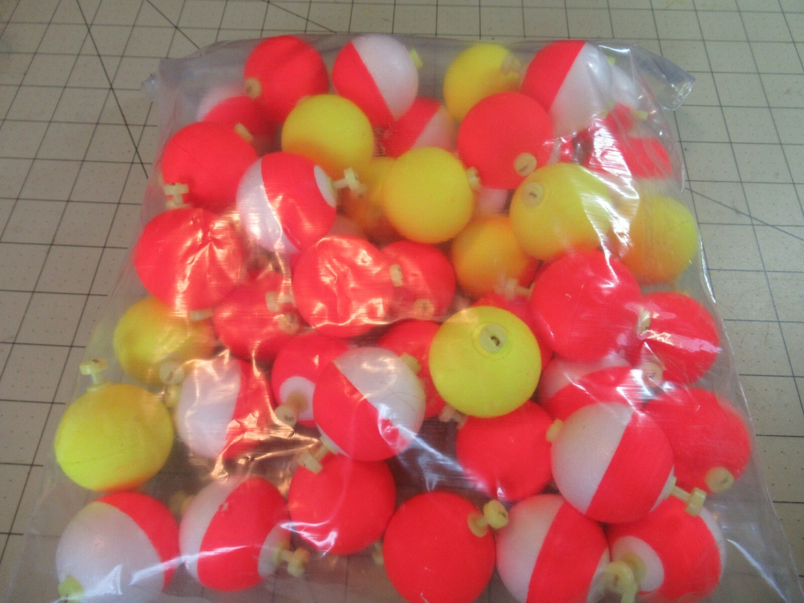 10 Comal Round Snap On 1.50" Foam Assorted Fishing Bobbers Float Assortment