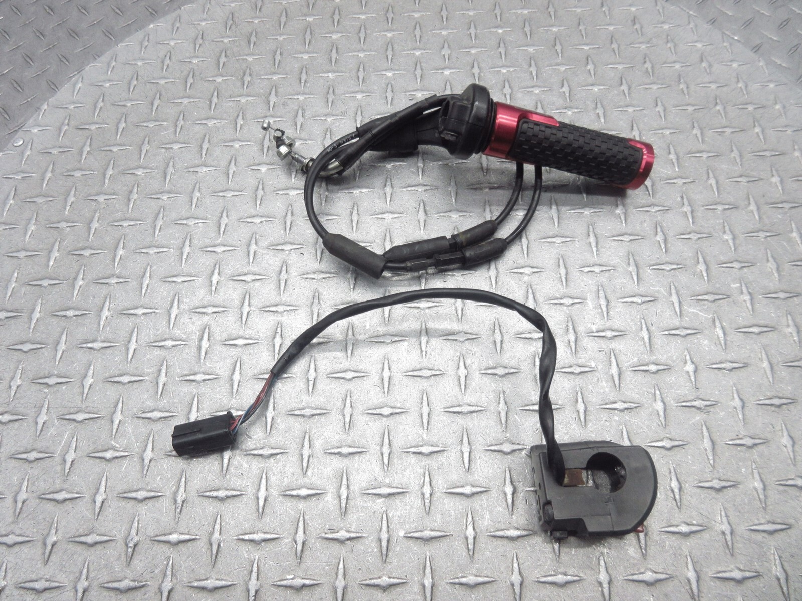 2008 08-13 Ducati 848 Superbike Right Switch Throttle Control Cable Grip Lot