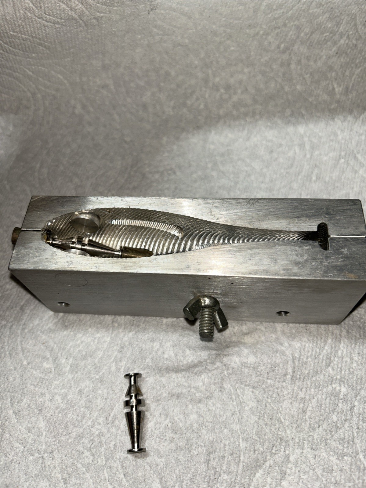 Swimbait Mold - Line Thru, Basstackle 5” Fat Line Thru. Uses BTS Inserts *LOOK*