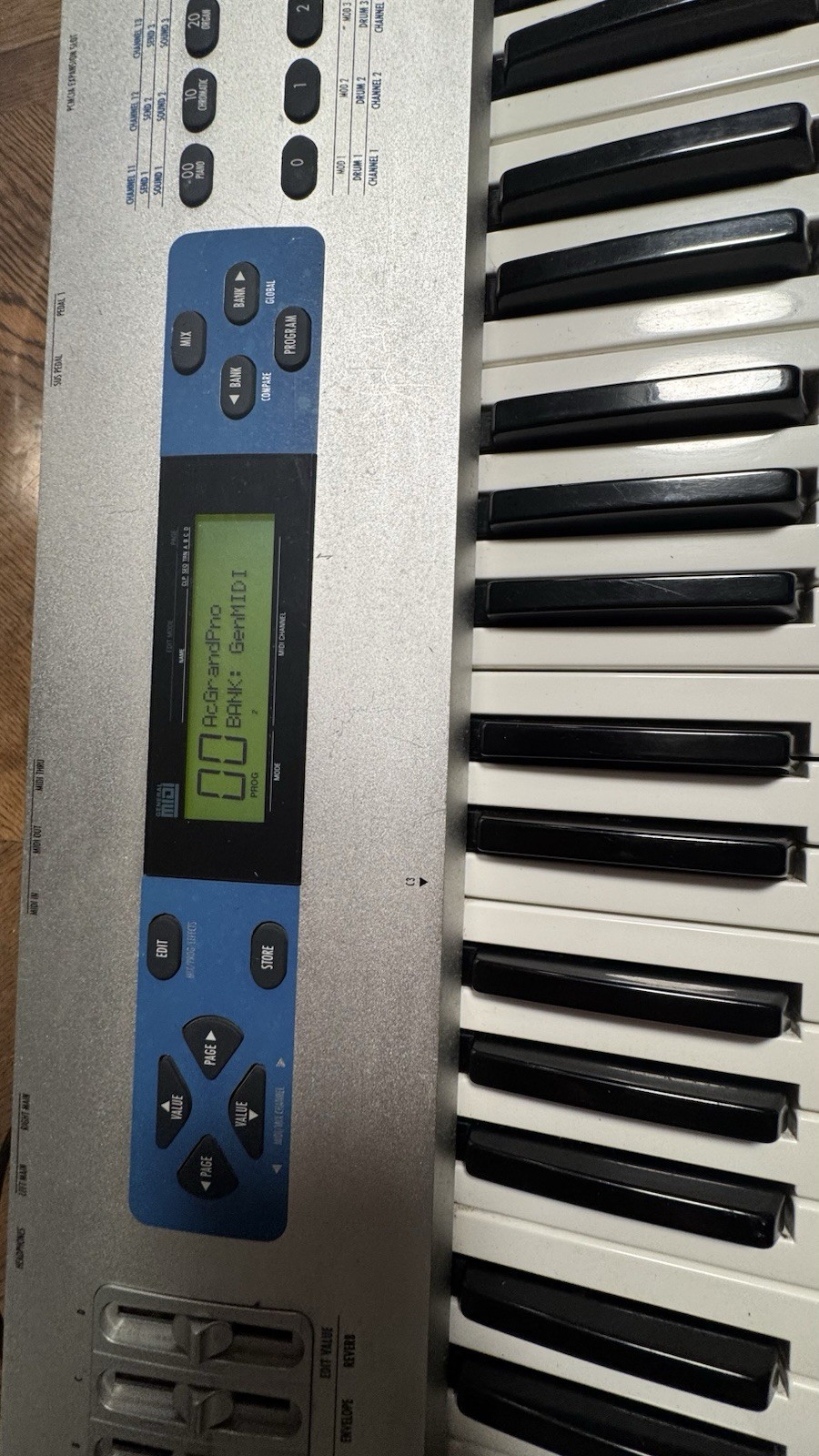 Alesis QS-6.2 Keyboard Synthesizer