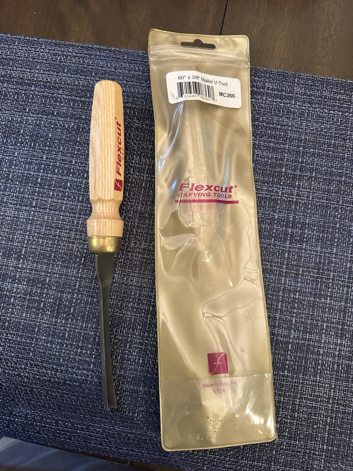 Flexcut Wood Carving Gouge | Mallet V-Tool Size 60 Degree x 1/2 Inch, V-tool
