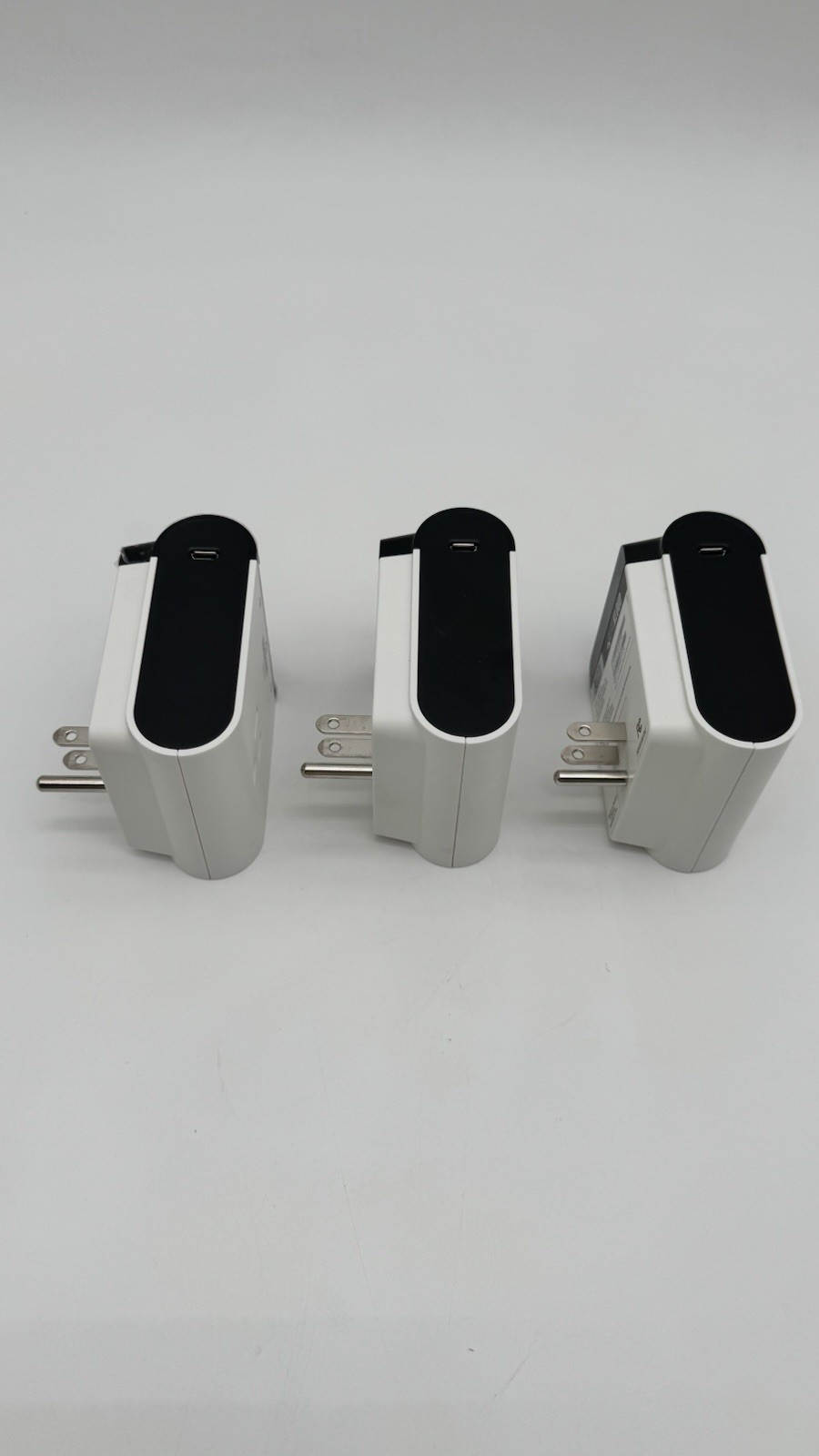 Blackloud Buzzi Smart Wireless Switch, Wi-Fi Outlet Built in Micro USB 3 Pack