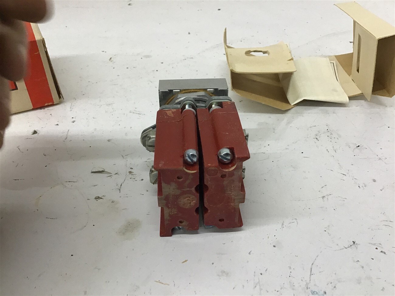 Cutler Hammer E30CA Oil Tight Push Button