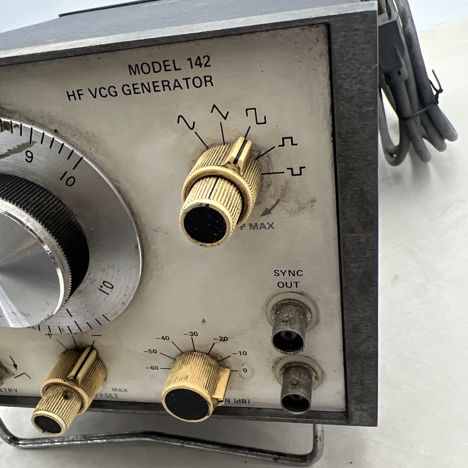 Wavetek HF VGC Voltage Controlled Noise Generator Model 142 PARTS ONLY UNTESTED
