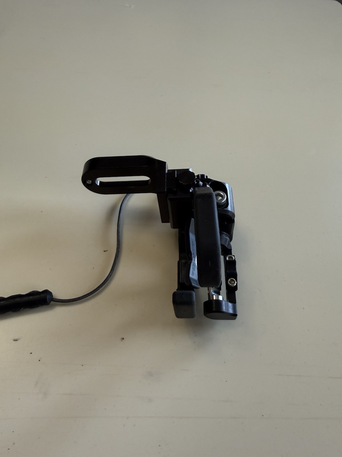 HAMSKEA Epsilon Arrow Rest with Universal Bracket - Black