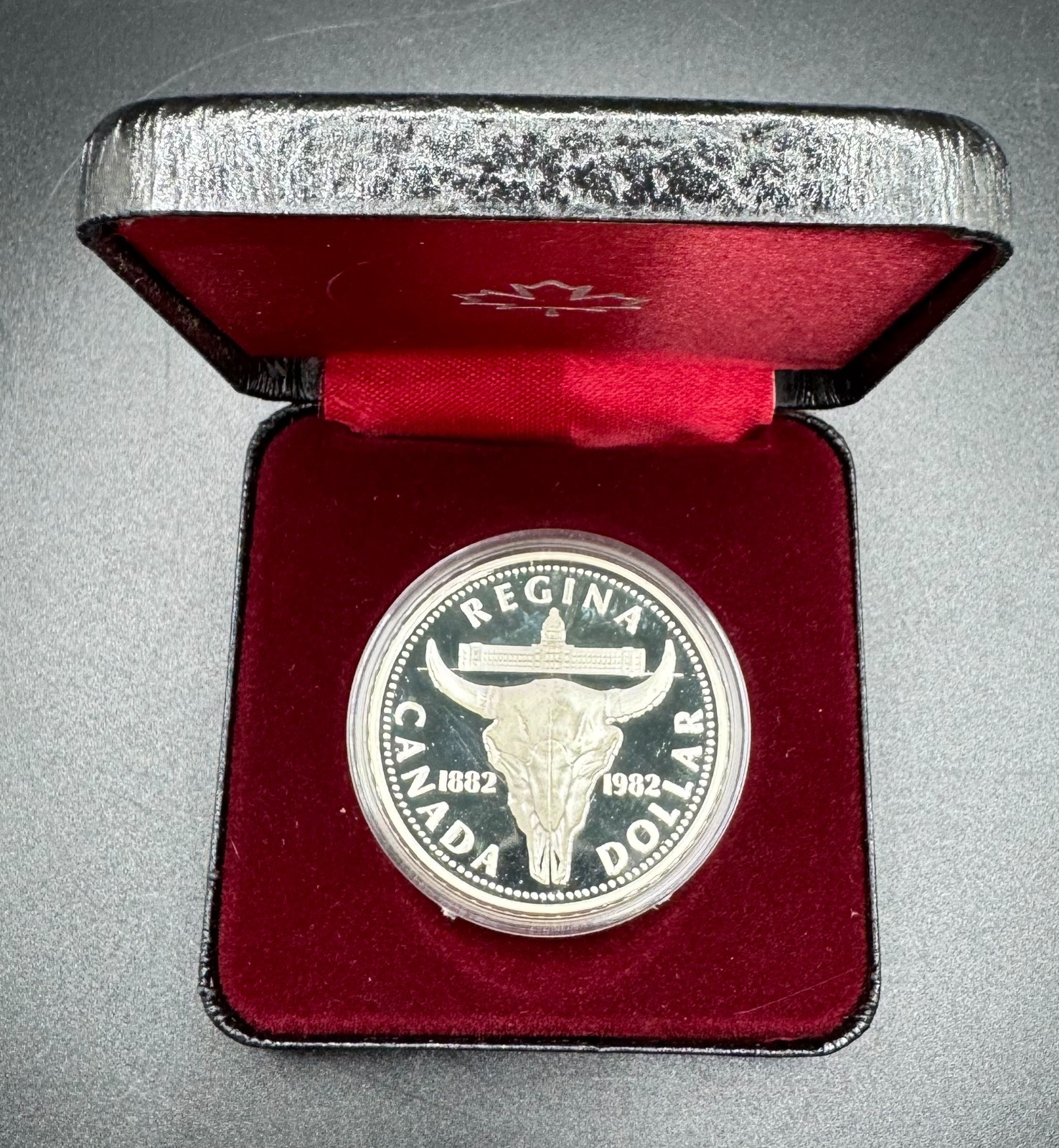 1982 Regina Canadian Dollar - 50% Silver 50% Copper - Canada Commemorative