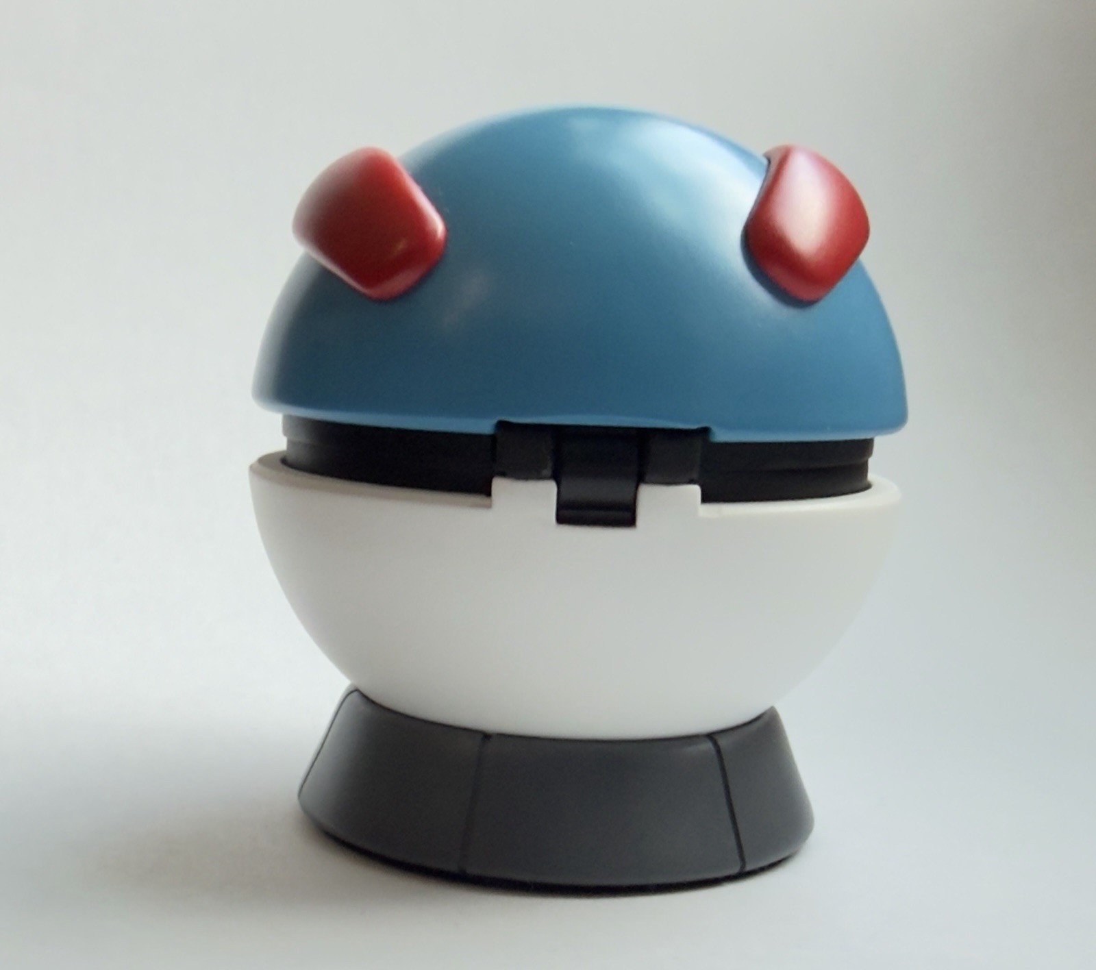 S-Craft Classic Great Ball Pokémon Keycap Holder - Non Light-up Version