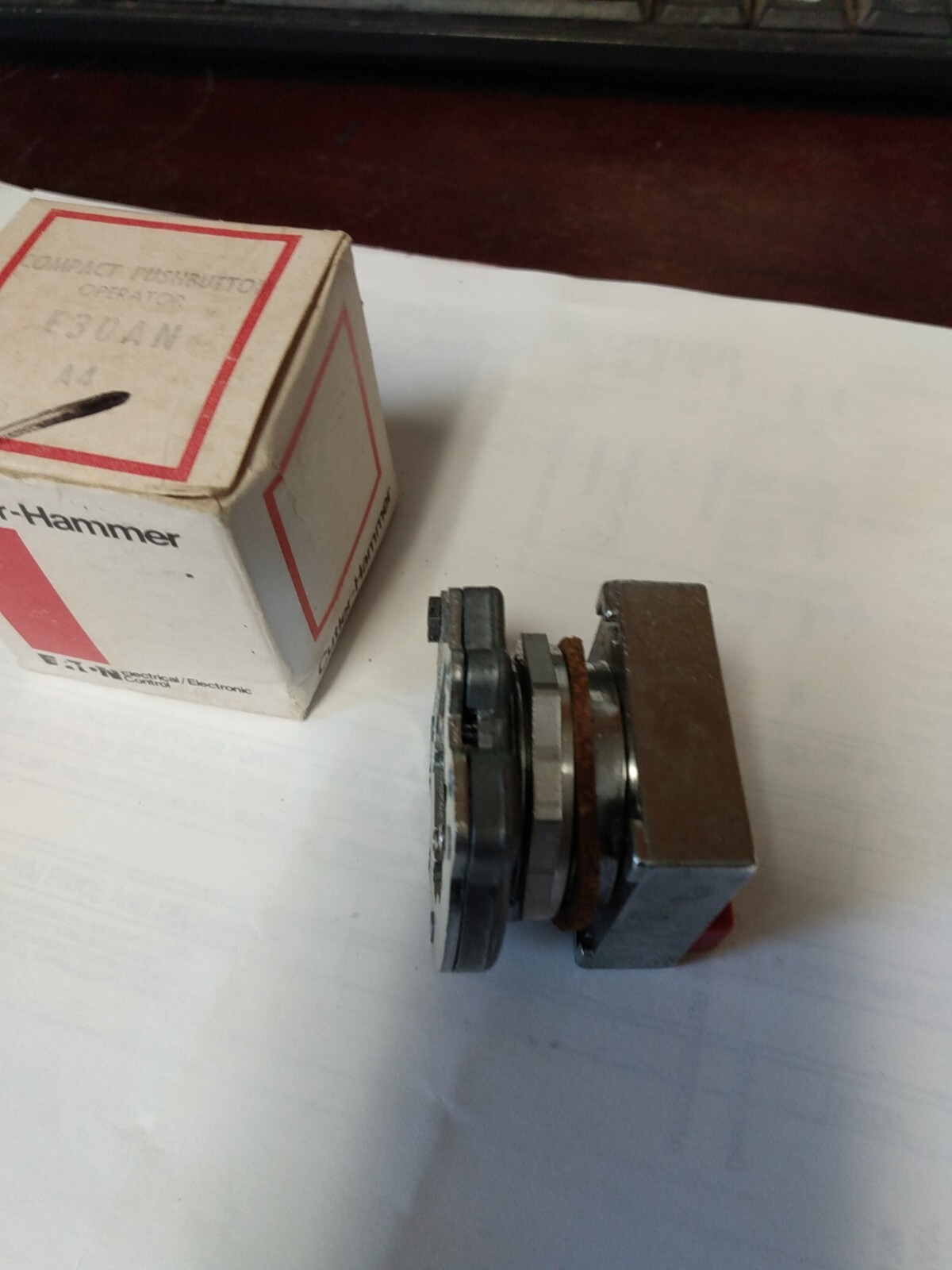 Cutler Hammer E30AN Pushbutton NIB