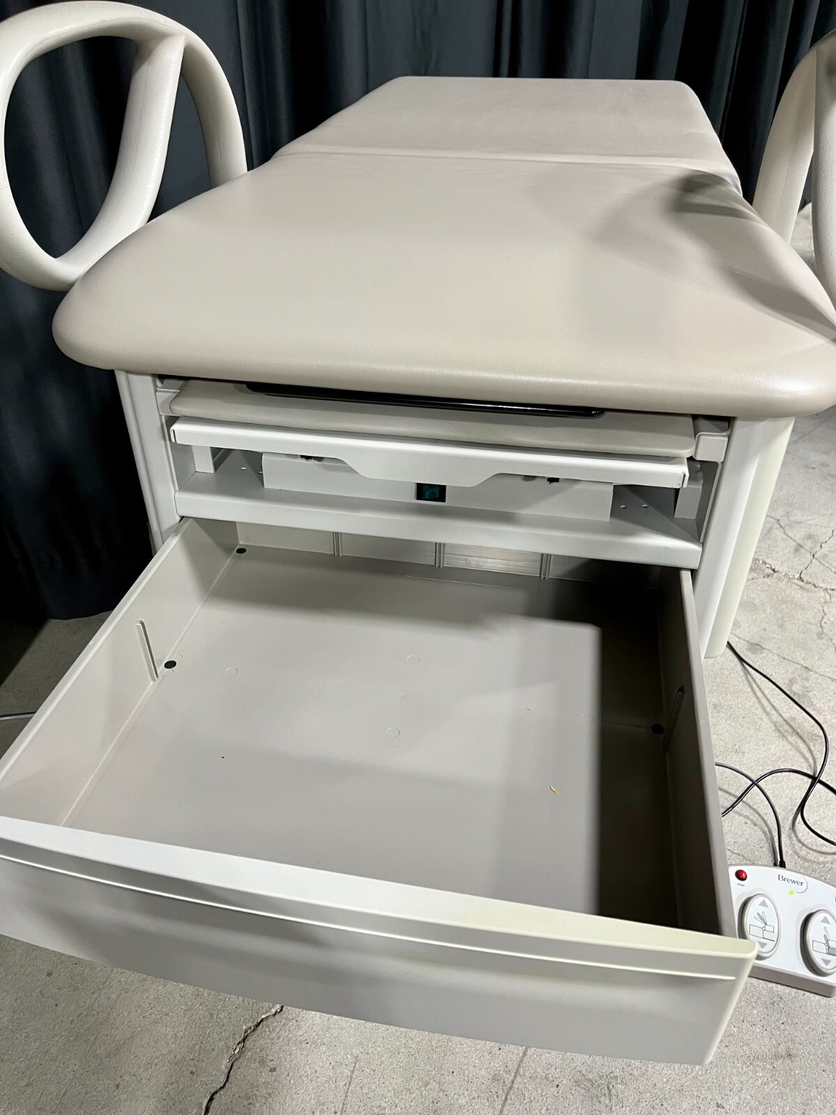 Brewer 5801 FLEX Access High-Low Exam Table