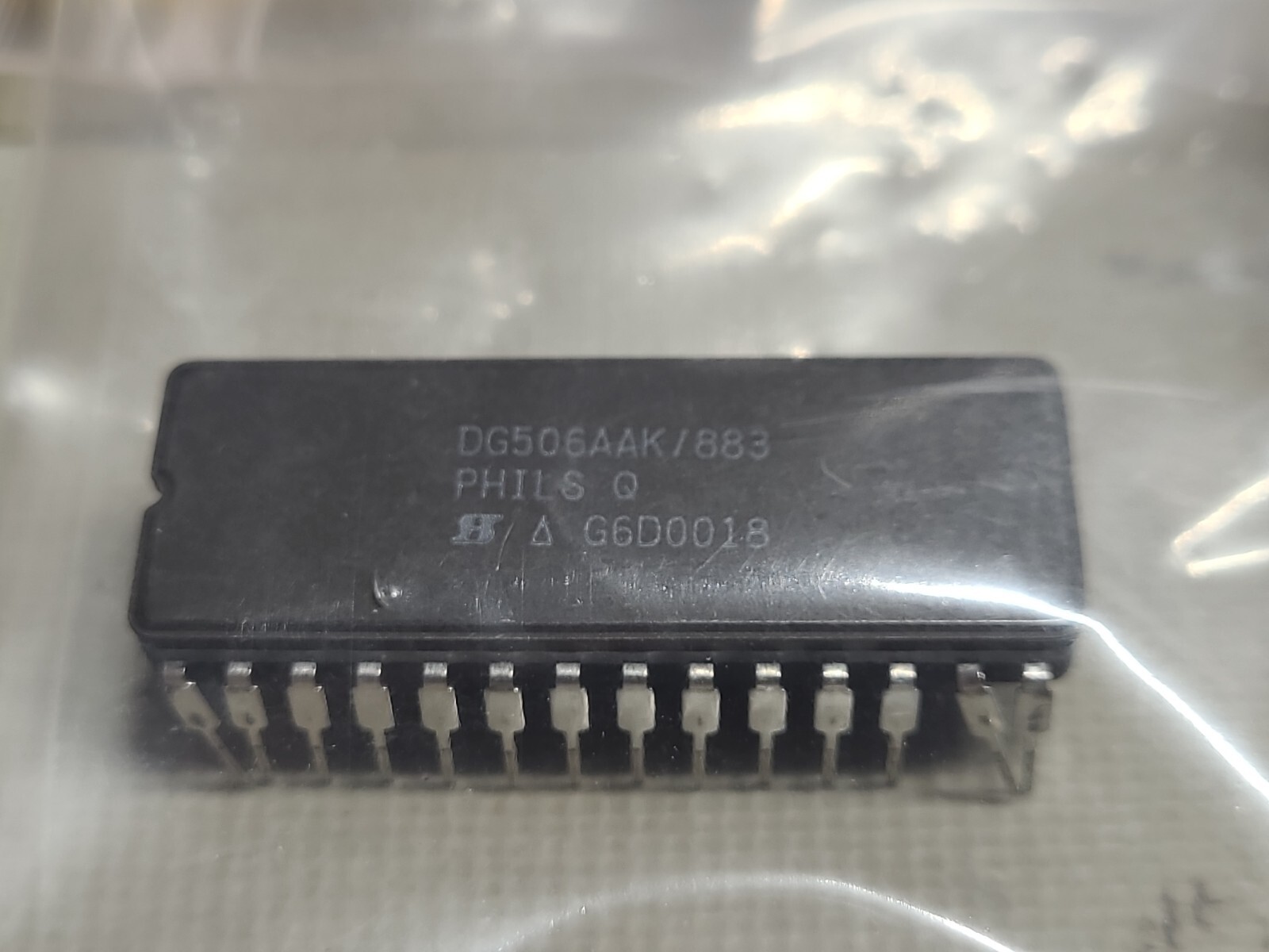 Siliconix DG506AAJ883 IC, quantity of 3