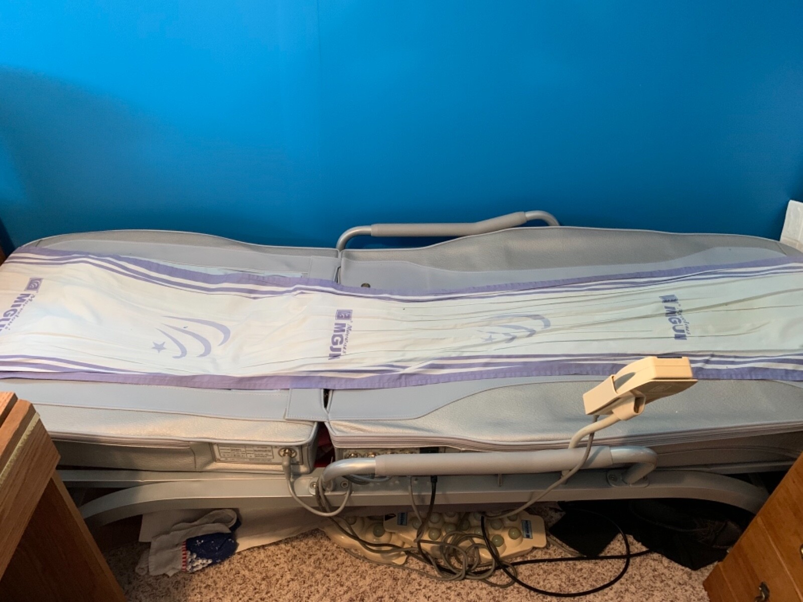 Migun HY-7000UM Massage Table 7ft Lightly used all original parts included