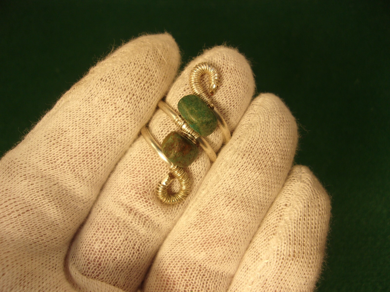 EXCELLENT HANDCRAFTED LADY'S SILVERPLATED DOUBLE HOOP & GREEN TURQUOISE RING