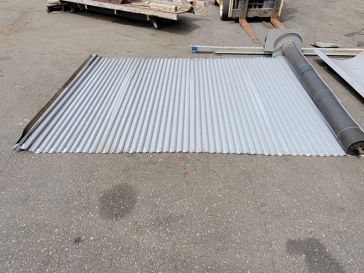 10ft x 7.5ft Roll up Overhead Door – Workbenches