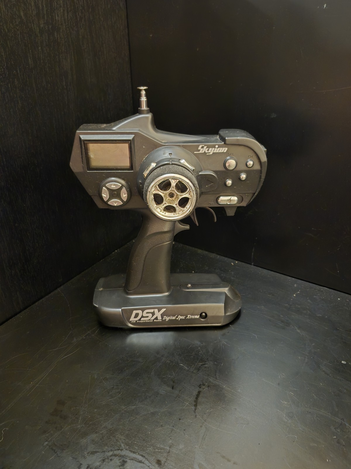 SKYION GSX  27MHZ AM TRANSMITTER ONLY  VINTAGE LOSI ASSOCIATED HPI