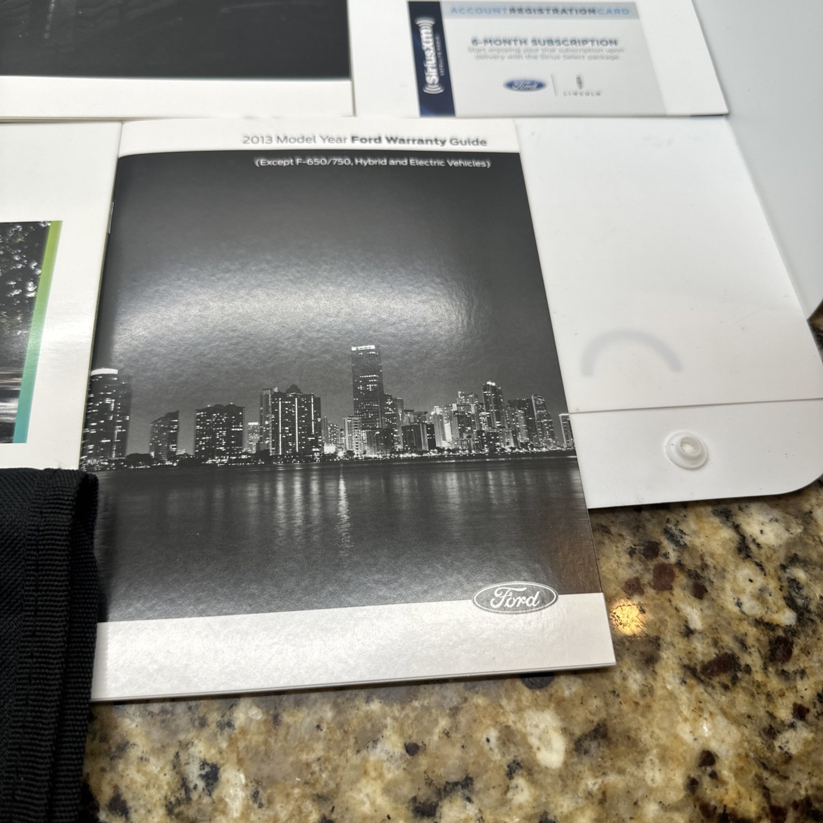 2013 FORD ESCAPE SUV QUICK REFERENCE GUIDE MANUAL SUPPLEMENT BOOKLETS with Case
