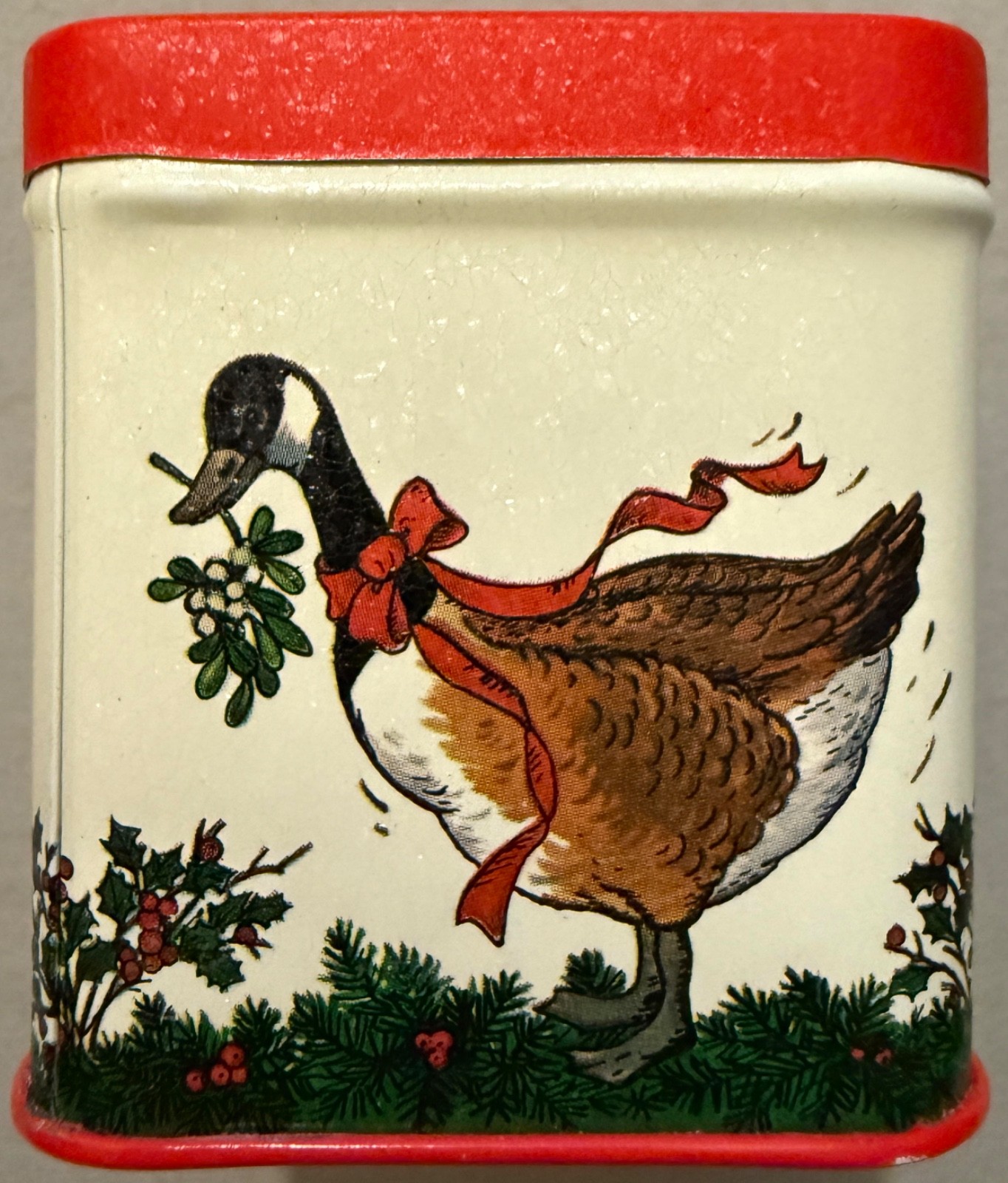 CHRISTMAS GOOSE TIN - Approx. 2 ¼"x2"