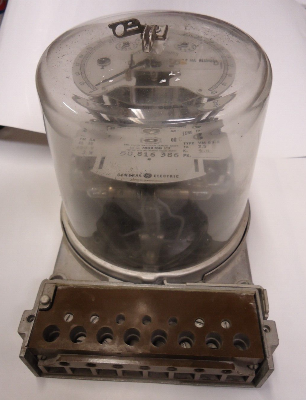 GENERAL ELECTRIC 700X16G29 TYPE VM-63-A KILOWATTHOURS METER