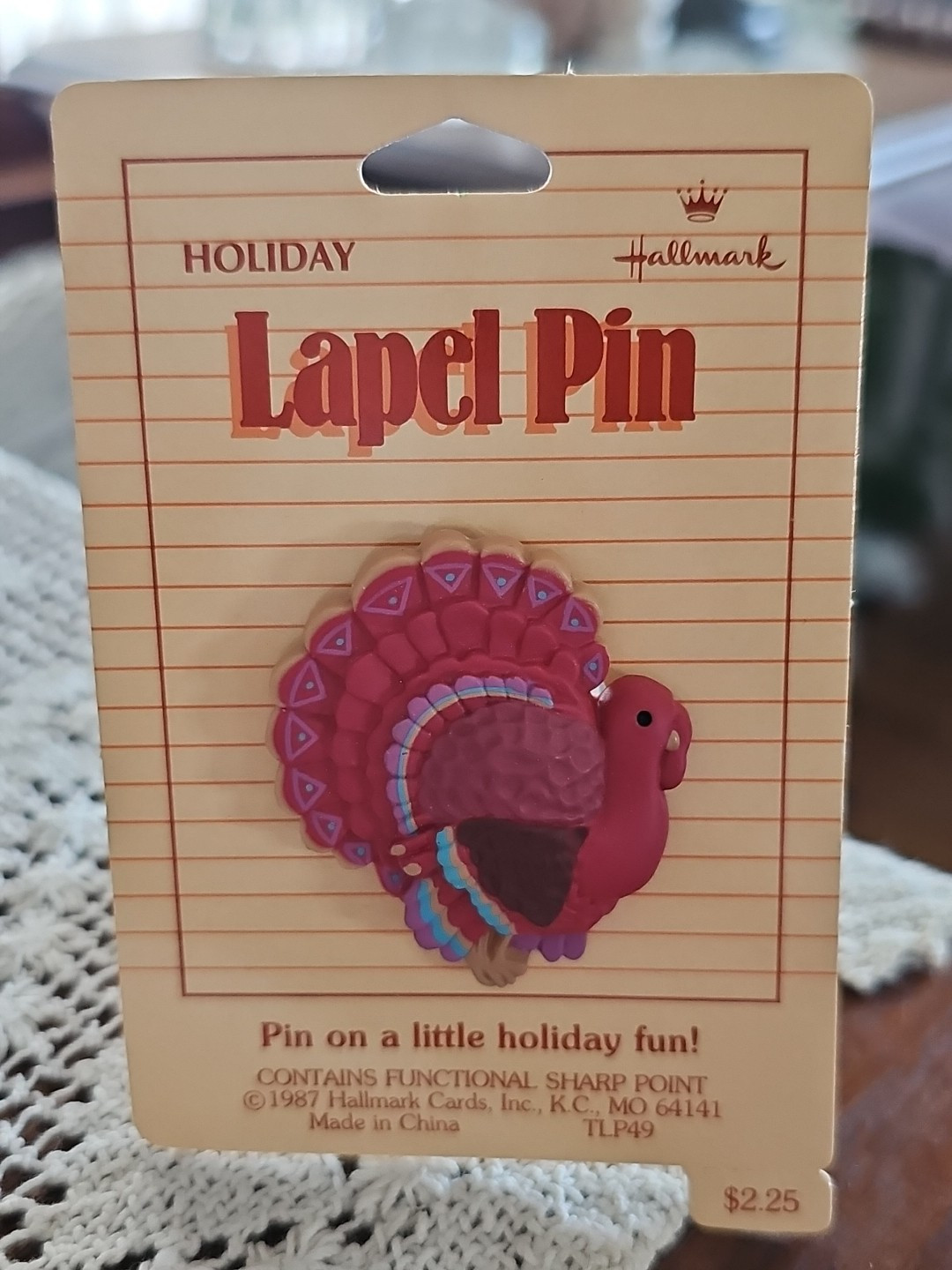 Vintage Hallmark Lapel Pin Thanksgiving Fall Turkey New on Card 1987