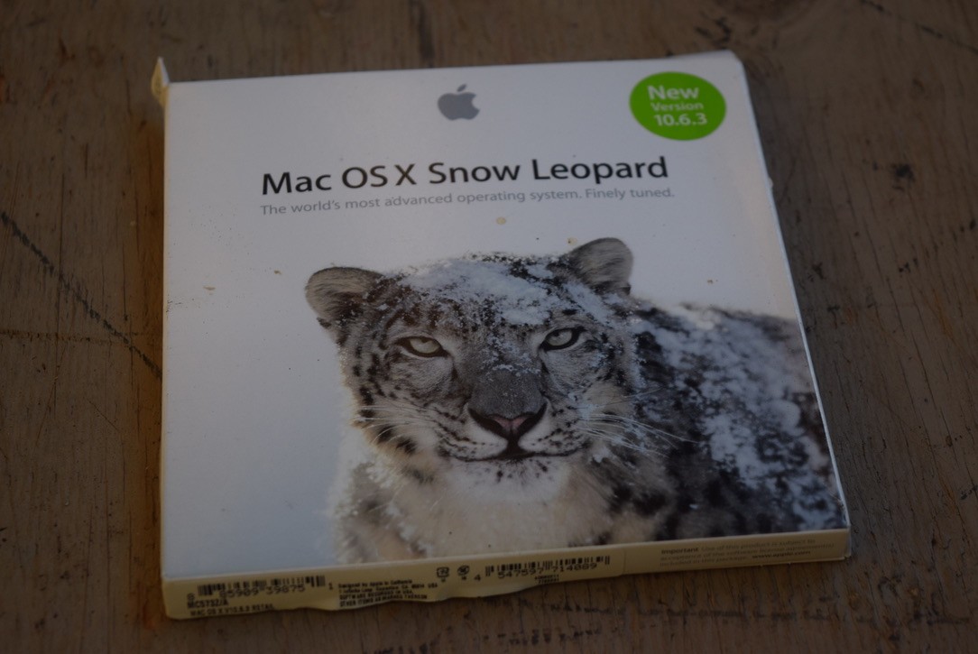 Apple Mac OS X 10.6.3 Snow Leopard - Install DVD In Box - Apple Stickers